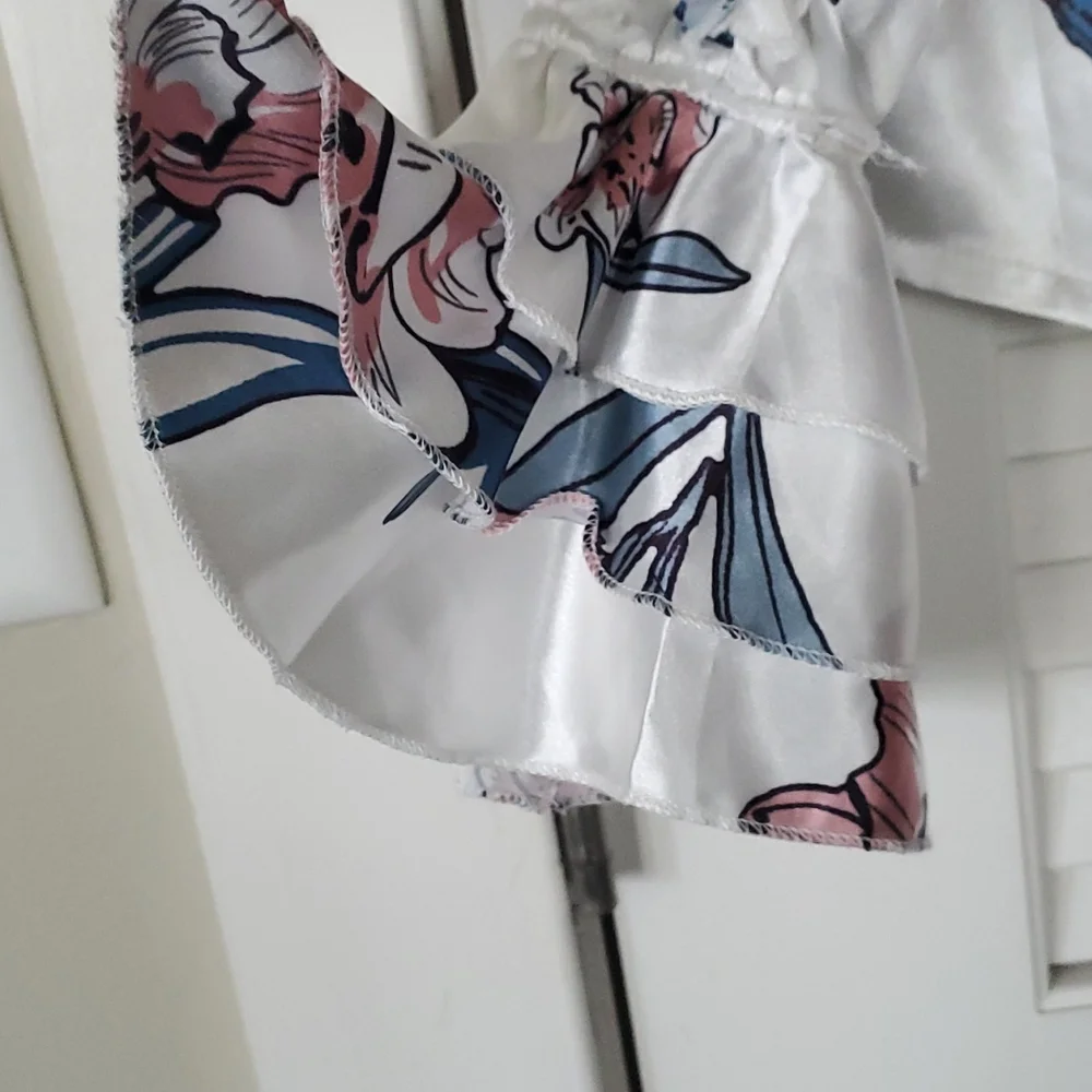 Cute top (NWOT) - Picture 5 of 7